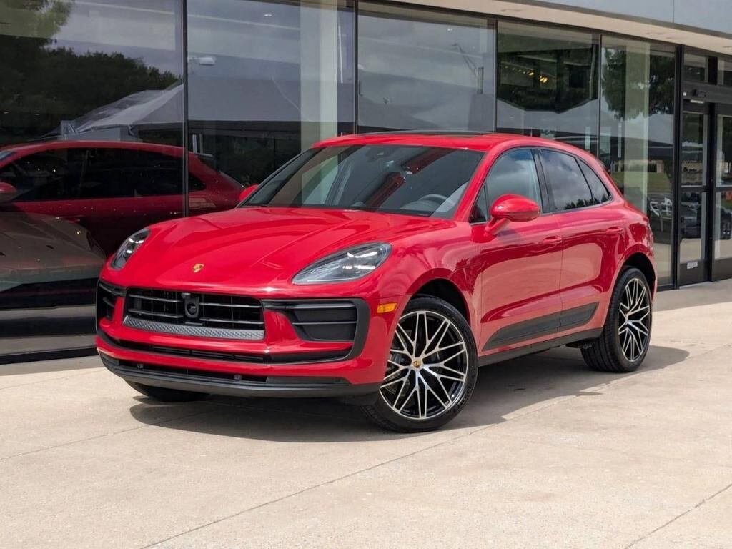 2025 PORSCHE Macan