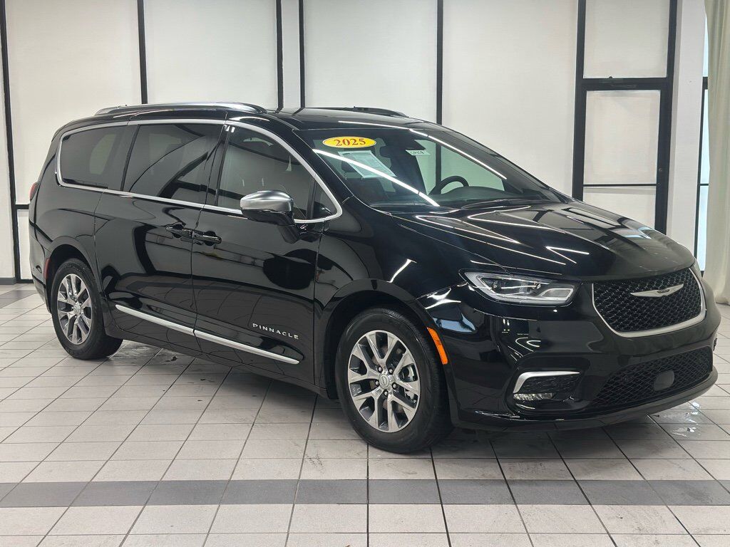2025 CHRYSLER Pacifica
