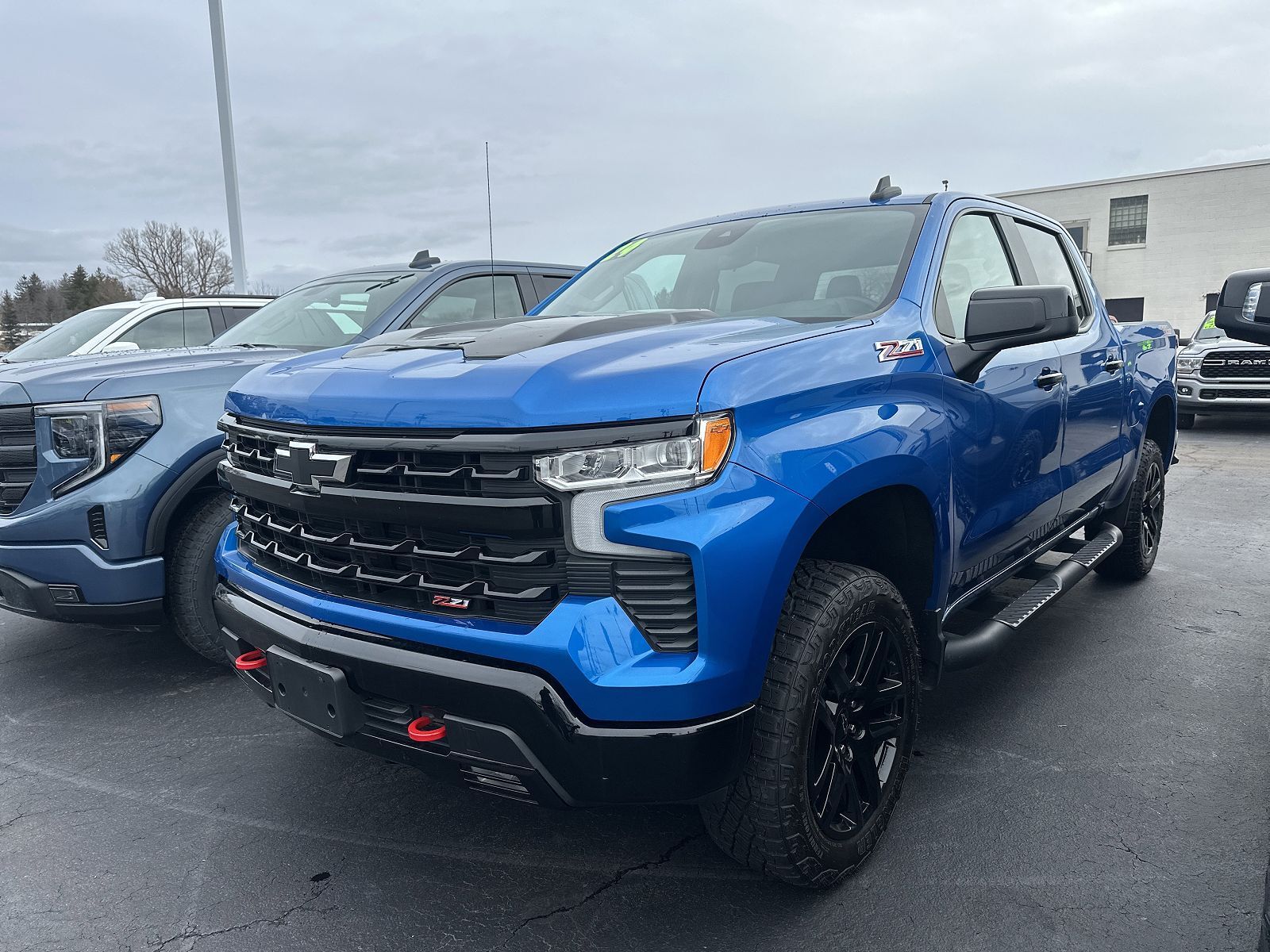 2024 CHEVROLET Silverado