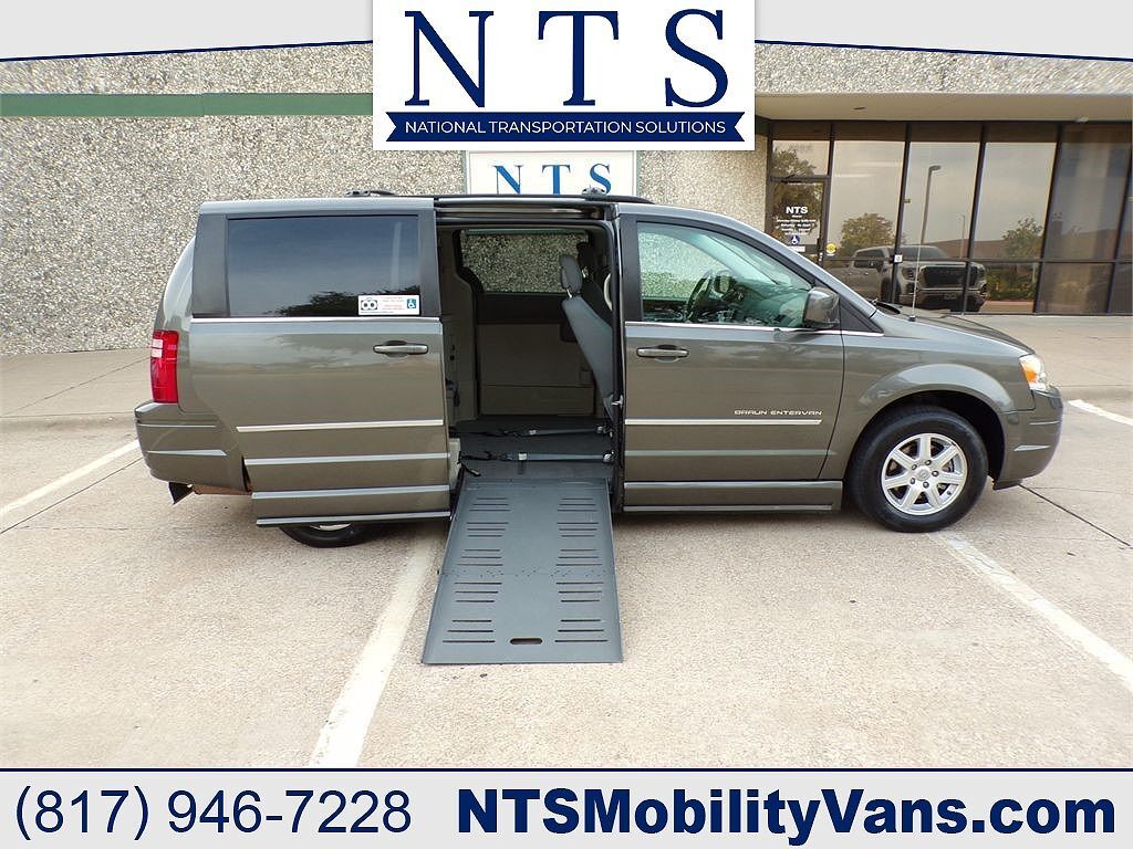 2010 CHRYSLER Town and Country