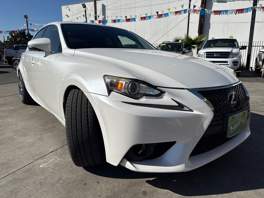 2016 LEXUS IS