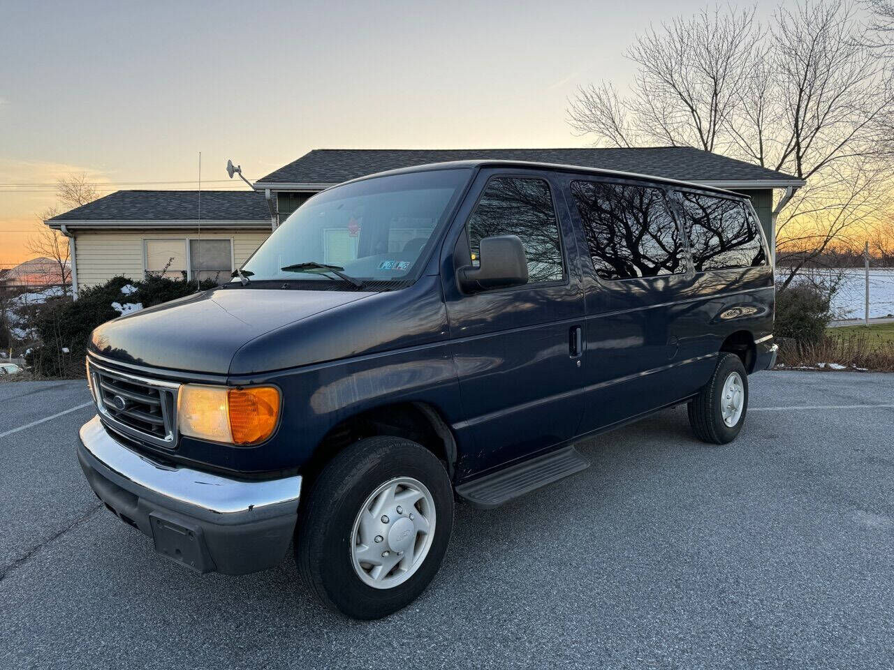 2005 FORD E-350