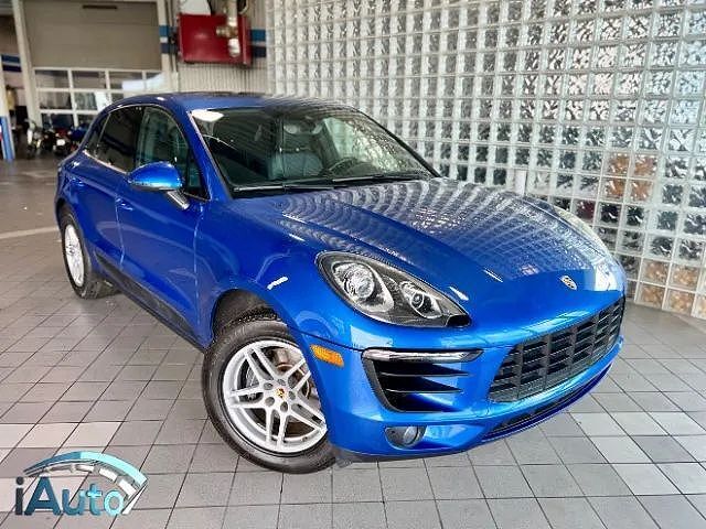 2017 PORSCHE Macan