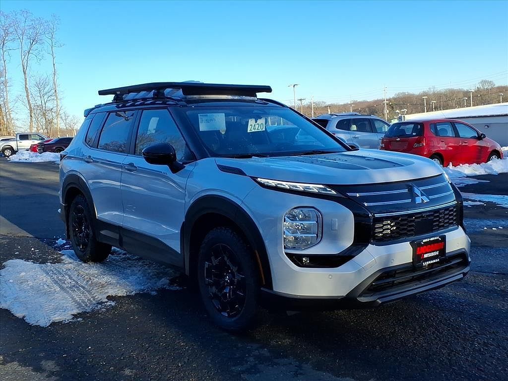 2026 MITSUBISHI Outlander