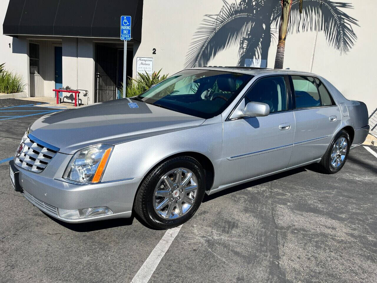 2011 CADILLAC DTS