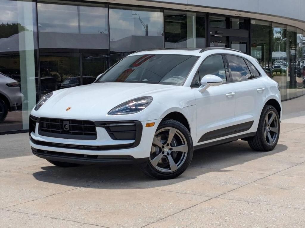 2025 PORSCHE Macan