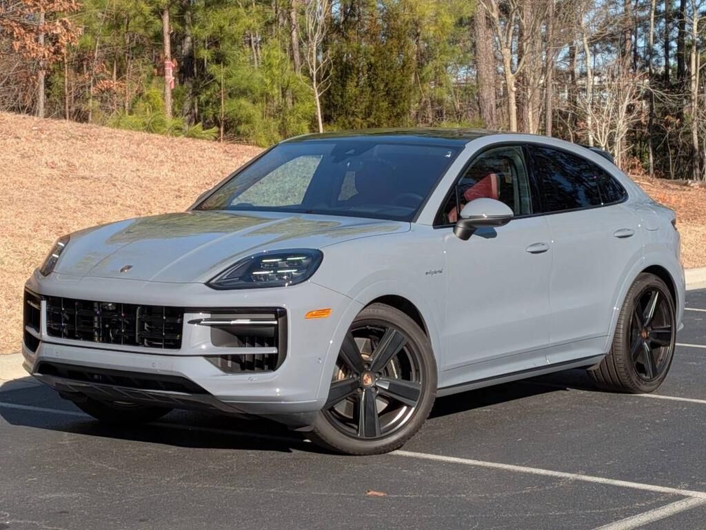2025 PORSCHE Cayenne