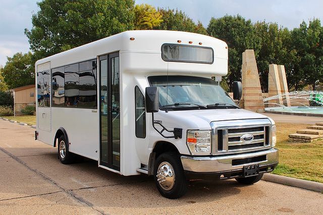2017 FORD E-450