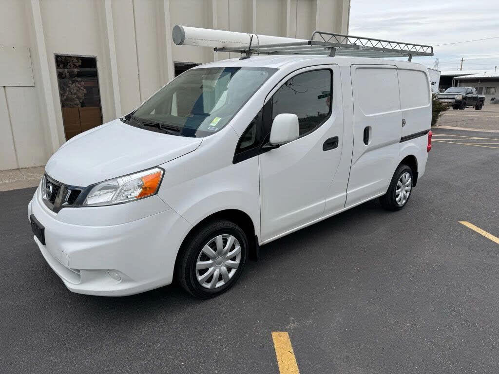 2017 NISSAN NV200