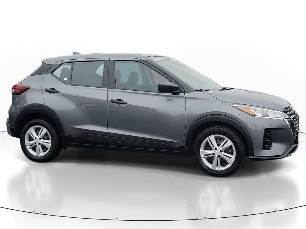 2024 NISSAN Kicks
