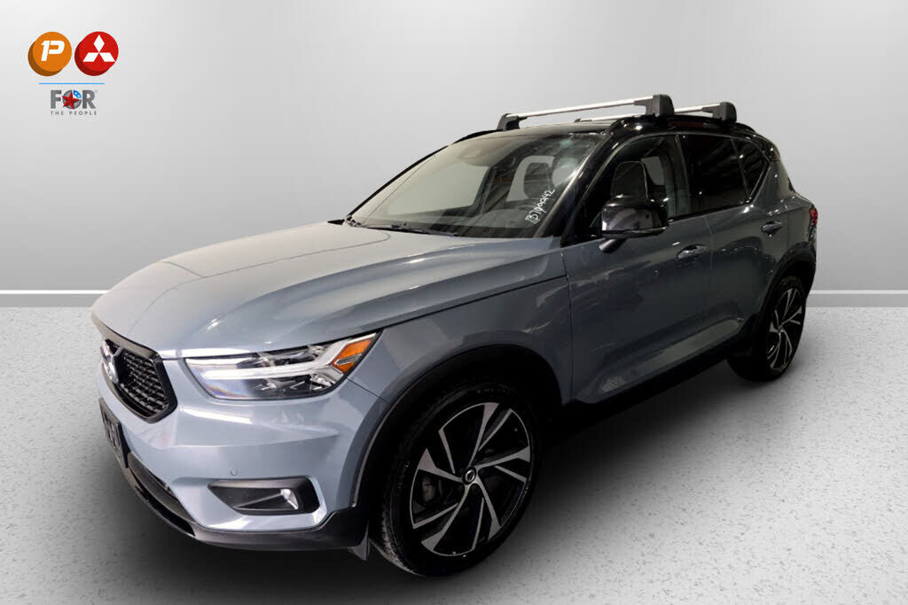 2020 VOLVO XC40
