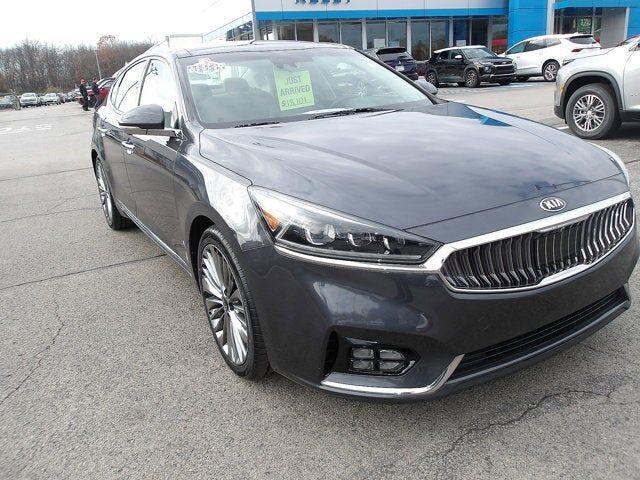 2018 KIA Cadenza