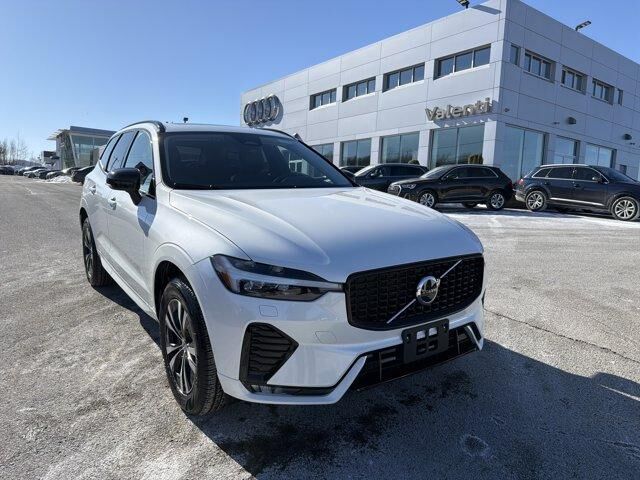 2025 VOLVO XC60
