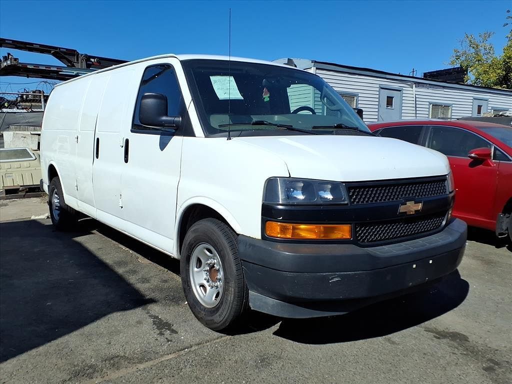 2021 CHEVROLET Express