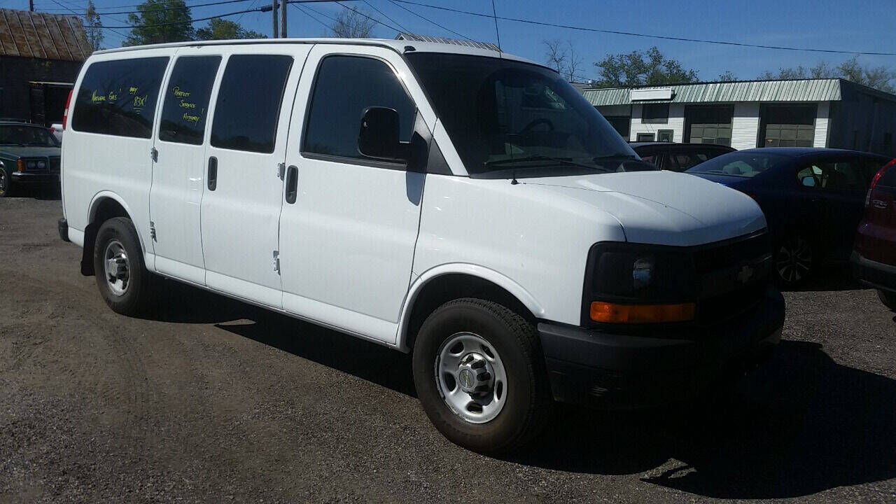 2011 CHEVROLET Express