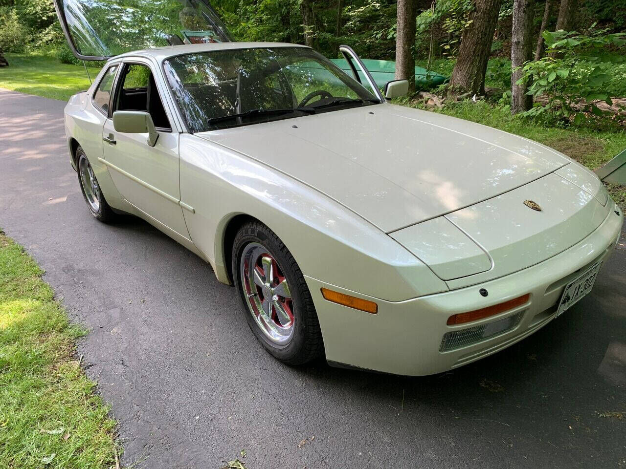 1986 PORSCHE 944