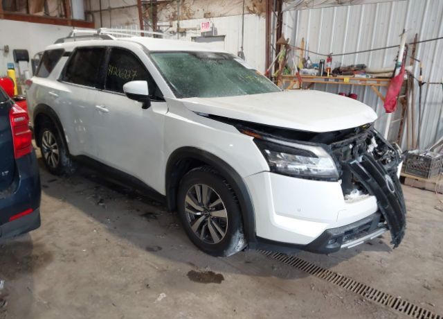 2022 NISSAN Pathfinder