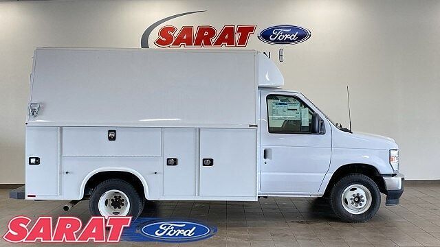 2025 FORD E-350