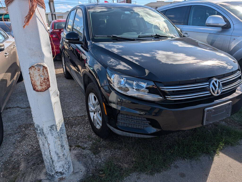 2012 VOLKSWAGEN Tiguan