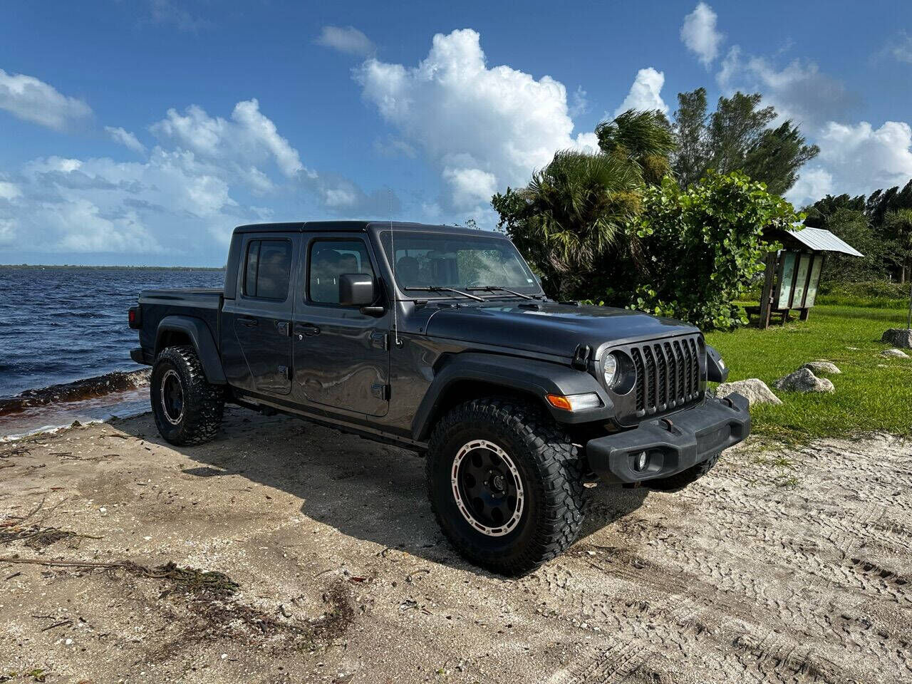 2023 JEEP Gladiator