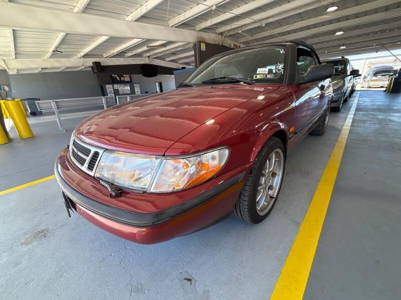 Saab 900