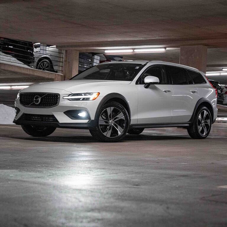 2024 VOLVO V60CC