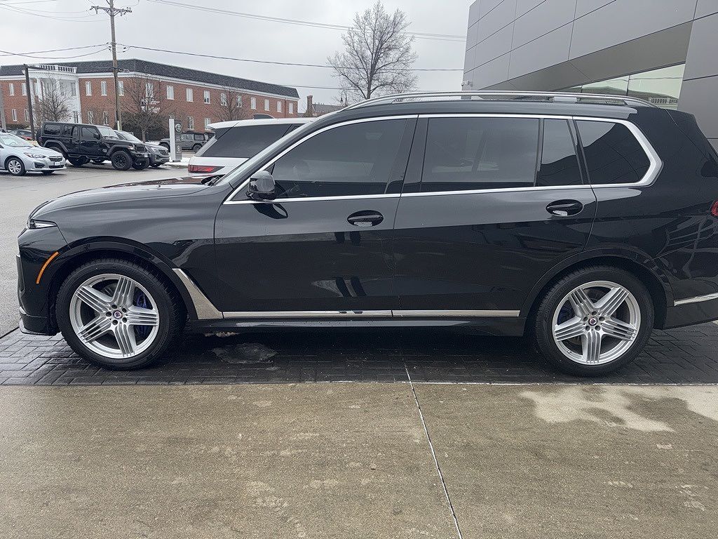 2023 BMW X7