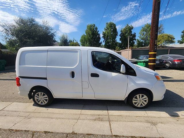 2017 NISSAN NV200