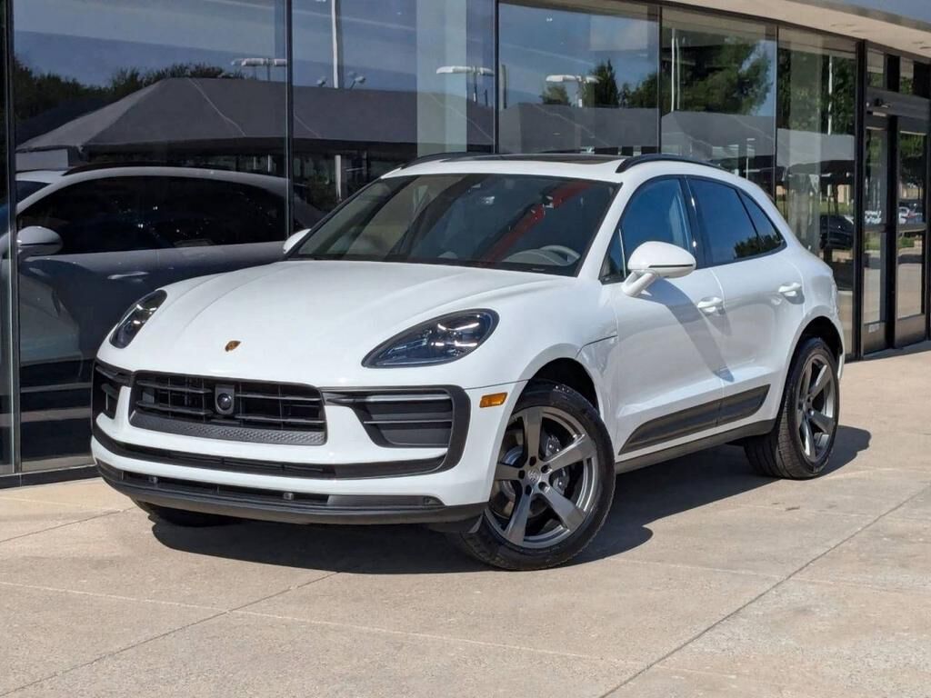 2025 PORSCHE Macan
