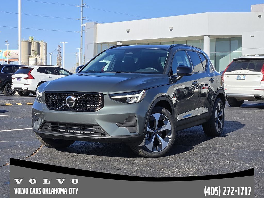 2026 VOLVO XC40