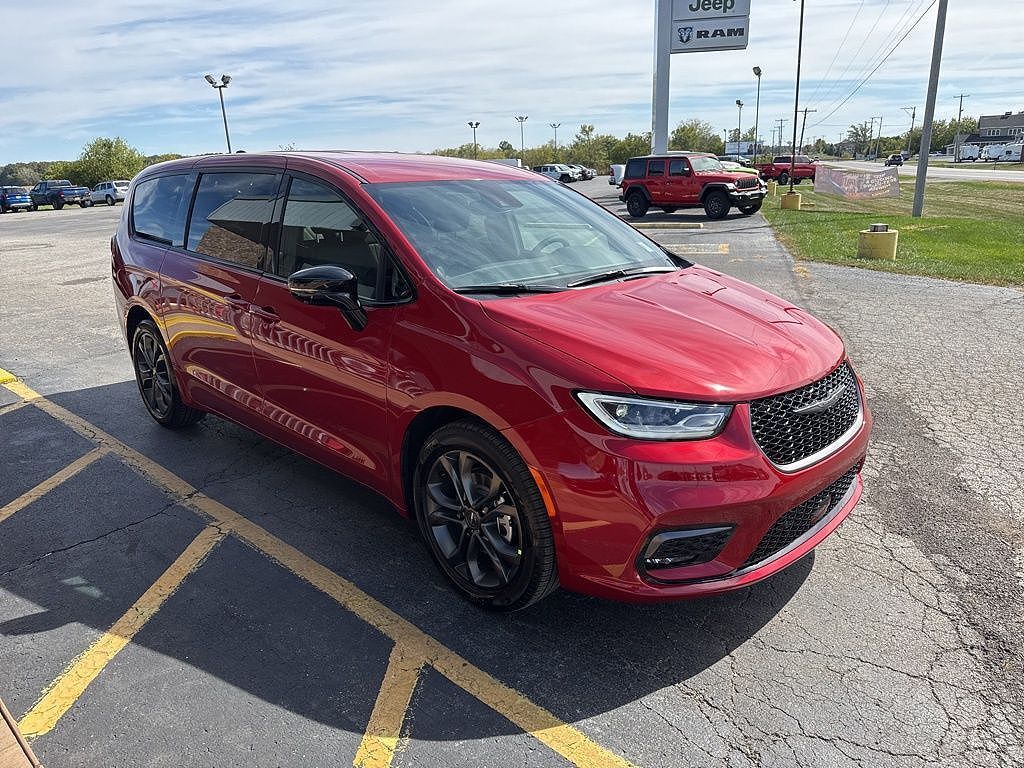 2026 CHRYSLER Pacifica