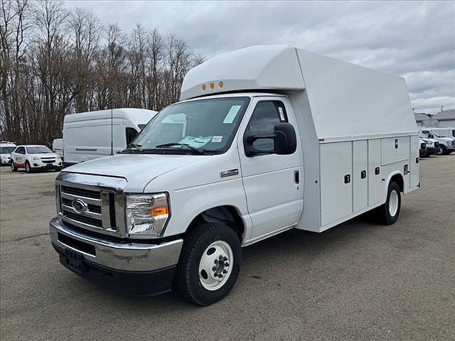 2025 FORD E-350