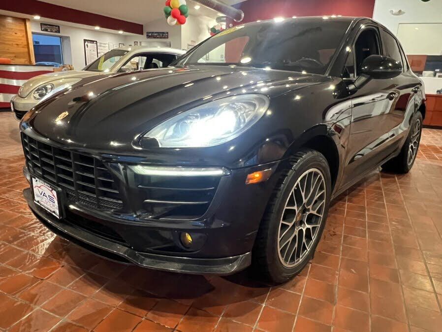 2015 PORSCHE Macan