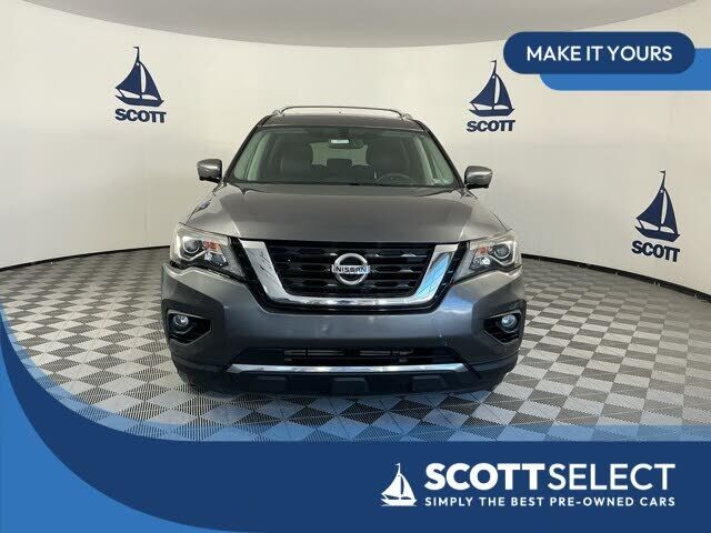 2017 NISSAN Pathfinder