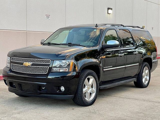 2013 CHEVROLET Suburban