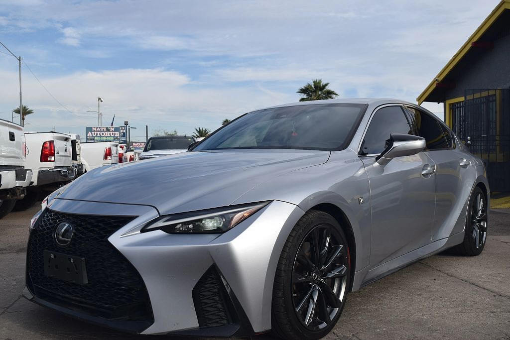 2022 LEXUS IS