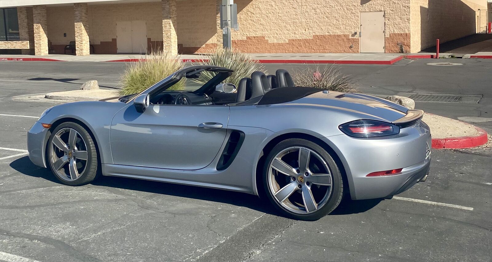 2019 PORSCHE 718