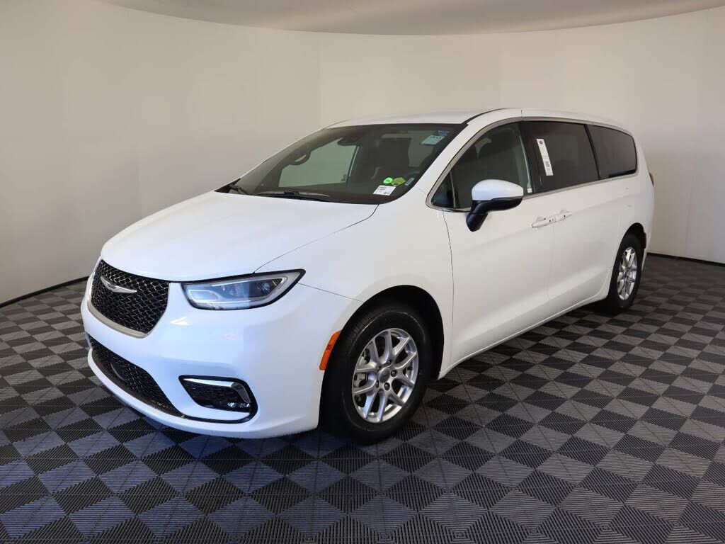 2023 CHRYSLER Pacifica