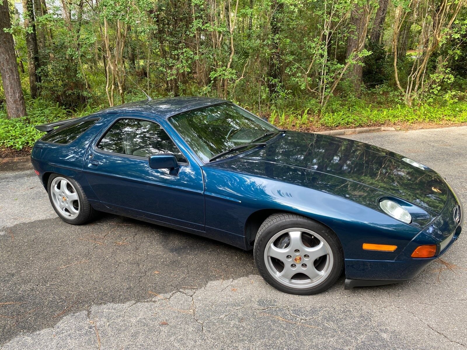 Porsche 928