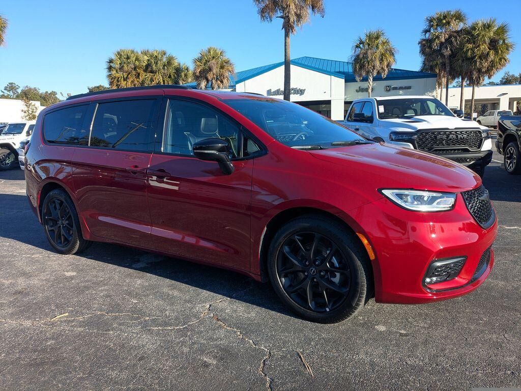 2025 CHRYSLER Pacifica