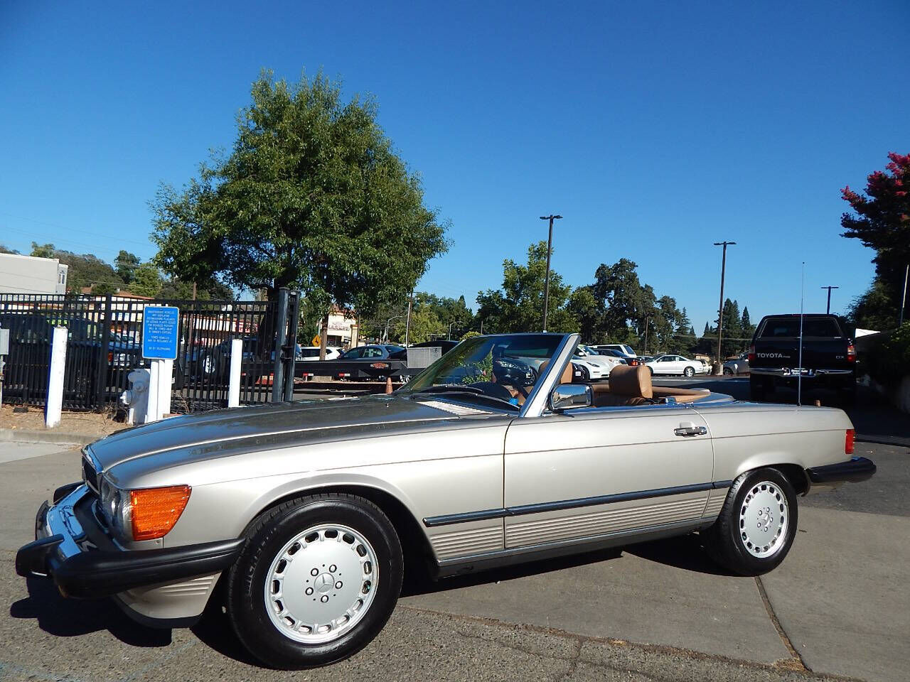 1987 MERCEDES-BENZ 560