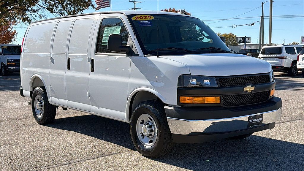 2025 CHEVROLET Express