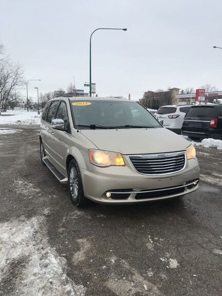 2015 CHRYSLER Town and Country