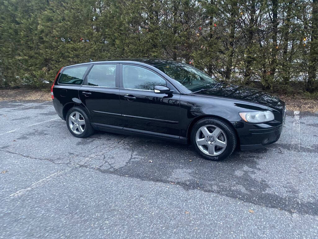 2005 VOLVO V50