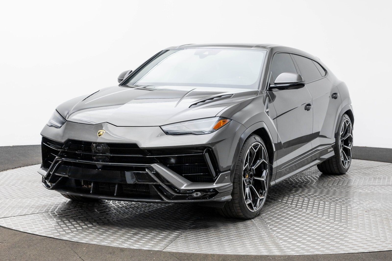 2023 LAMBORGHINI URUS