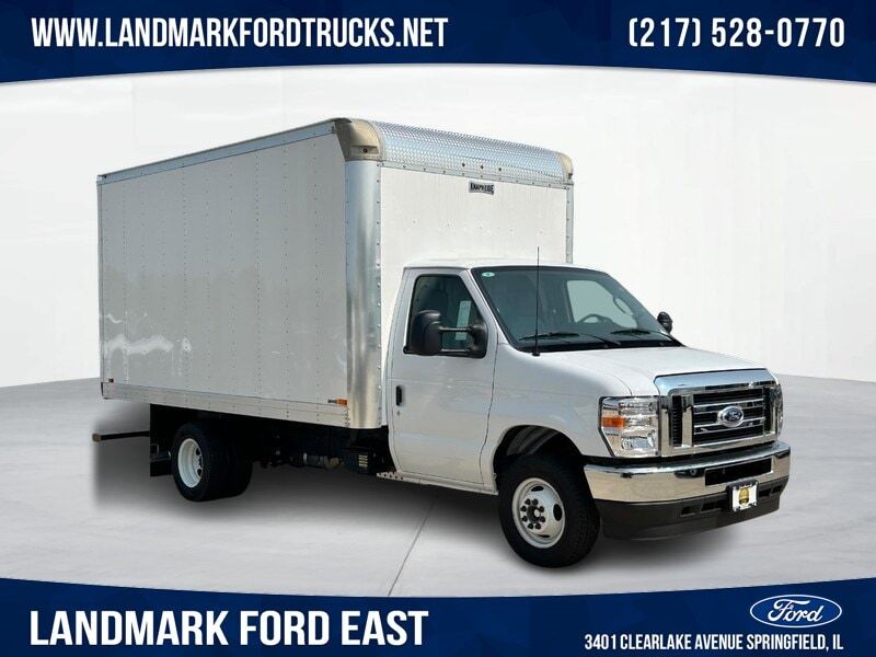 2025 FORD E-450