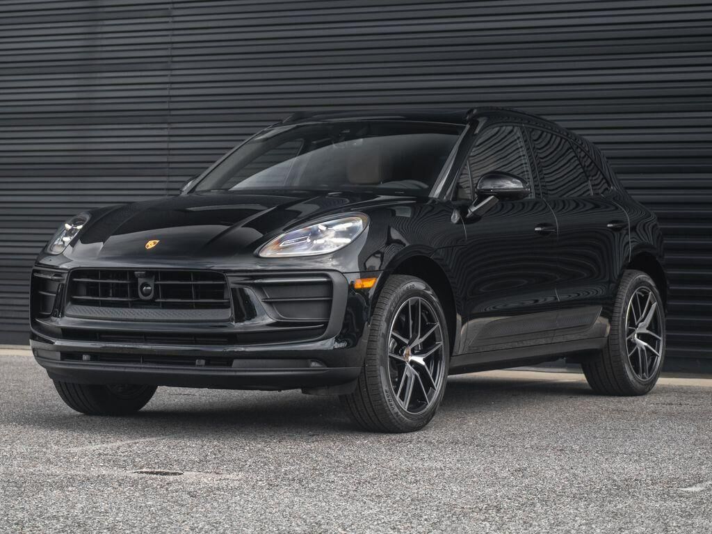 2025 PORSCHE Macan