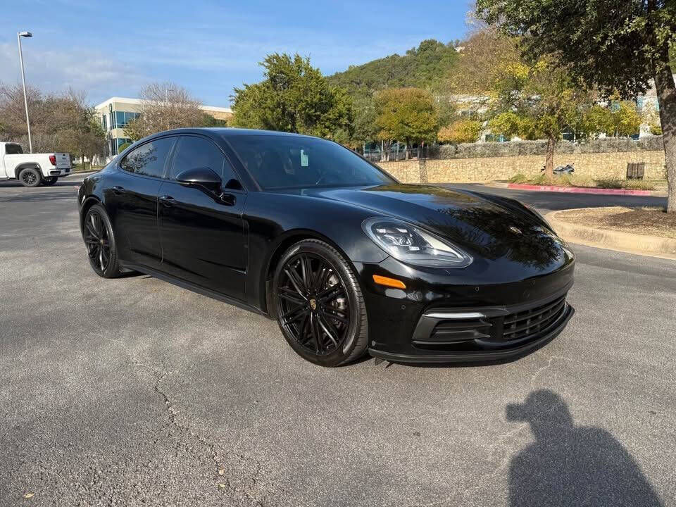 2018 PORSCHE Panamera