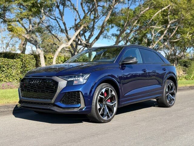 2024 AUDI RS Q8