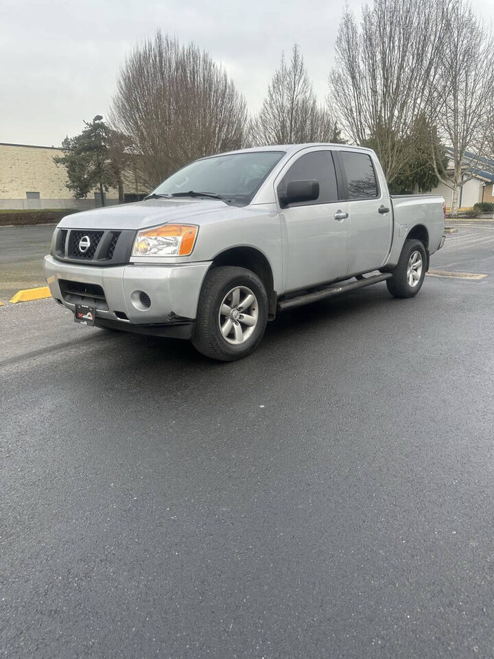 2015 NISSAN Titan